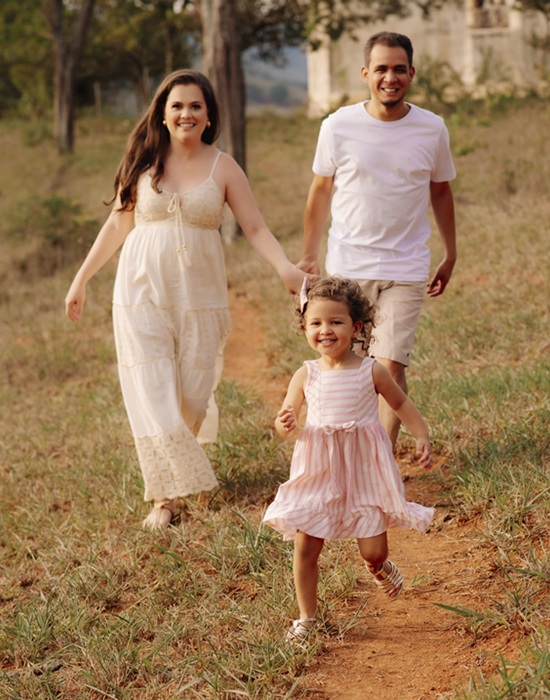 Salve a Julinha - Imagem dos Pais com a Filha